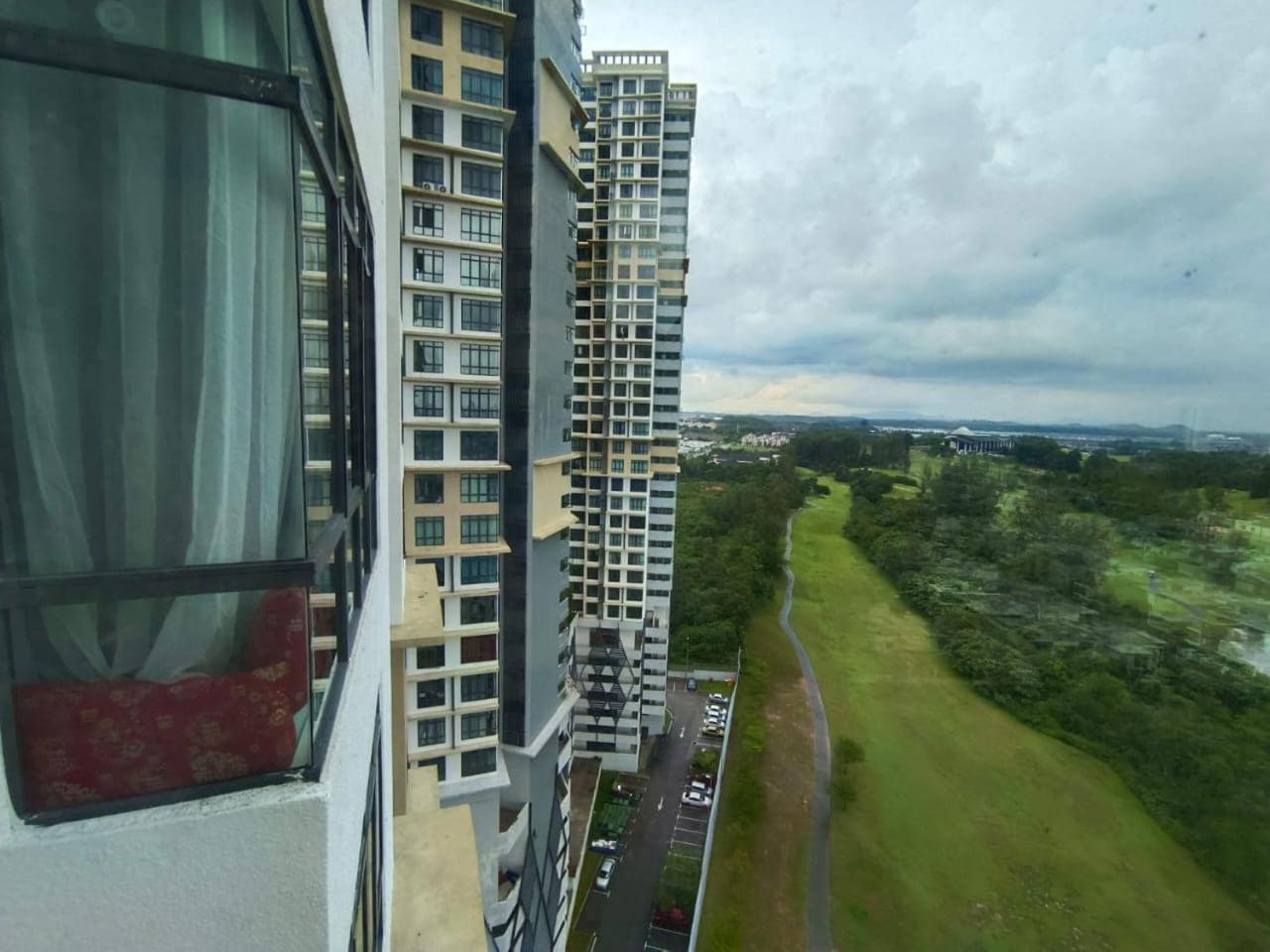 Arc Austin Hill Apartment Johor Bahru Ngoại thất bức ảnh